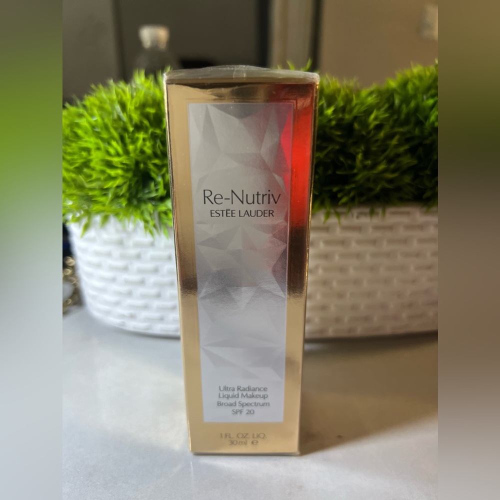 Re- Nutriv Foundation Estée Lauder spf 20